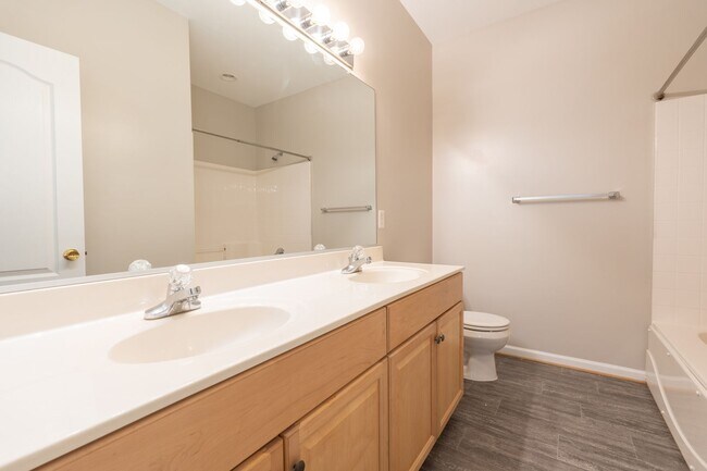 Building Photo - 4022 Holston Ct