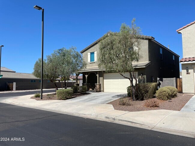 Building Photo - 2018 N 213th Dr