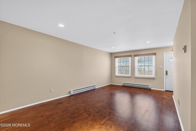 Building Photo - 69 William And Mary Sq