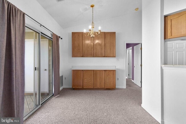 Building Photo - 8200 Blue Heron Dr