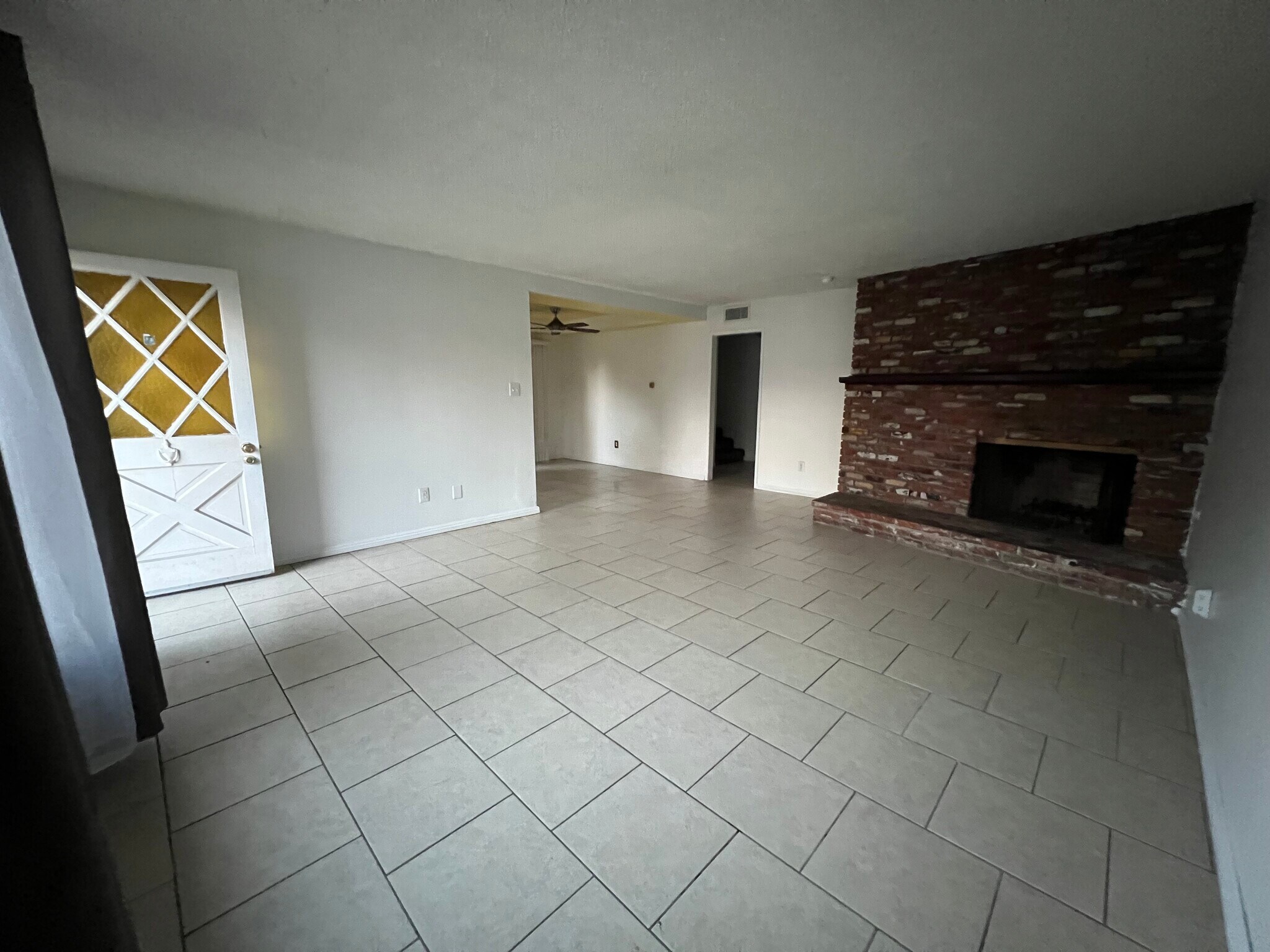 Building Photo - 8145 Garden View Ave
