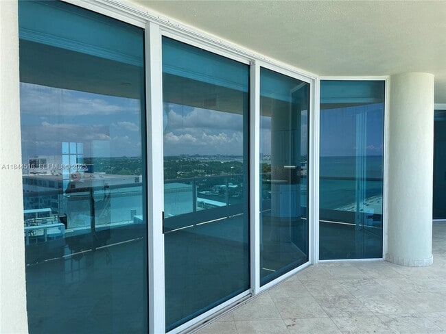 Building Photo - 5025 Collins Ave