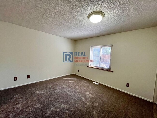 Building Photo - 4945 Marabou Way