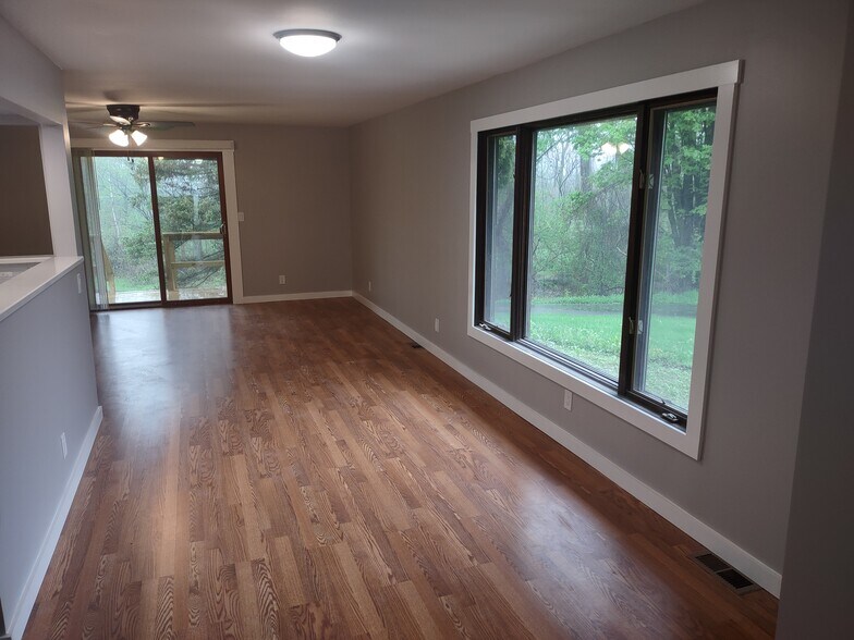 Building Photo - 8620 Salt Springs Rd