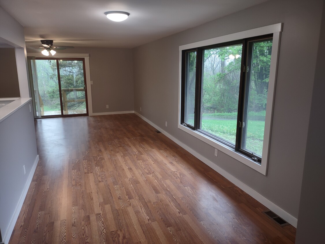 Building Photo - 8620 Salt Springs Rd