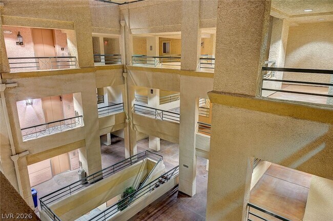 Building Photo - 270 E Flamingo Rd