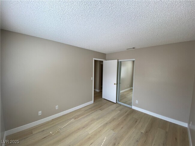 Building Photo - 376 Legacy Dr