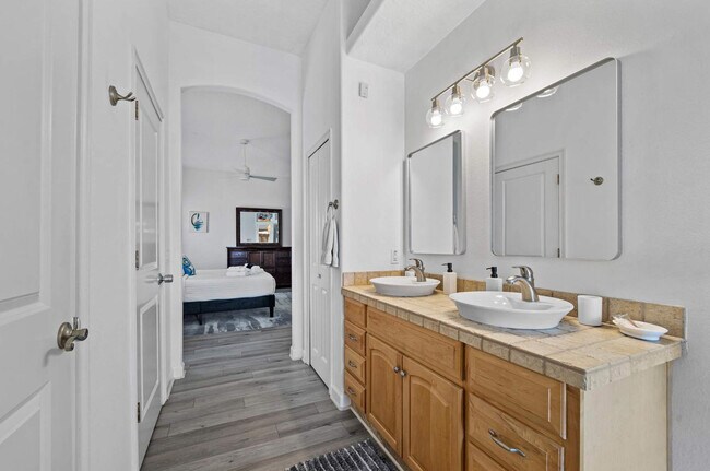 Building Photo - 42 Moody Dr