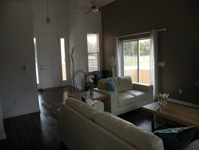 Building Photo - 10220 W Waterlander Lp