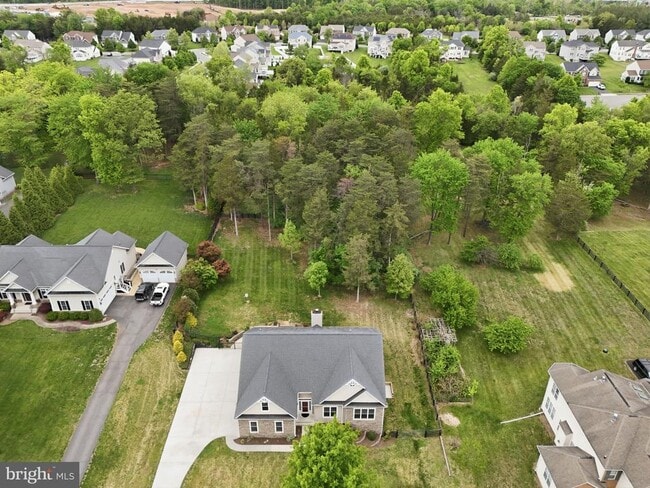 Building Photo - 42240 Hiddenwood Ln