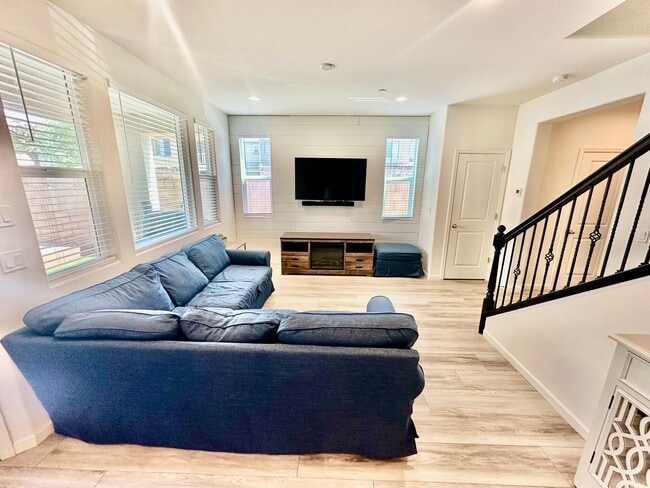 Building Photo - Newly Built 3/2.5 Bonadelle Home in Riverstone Community