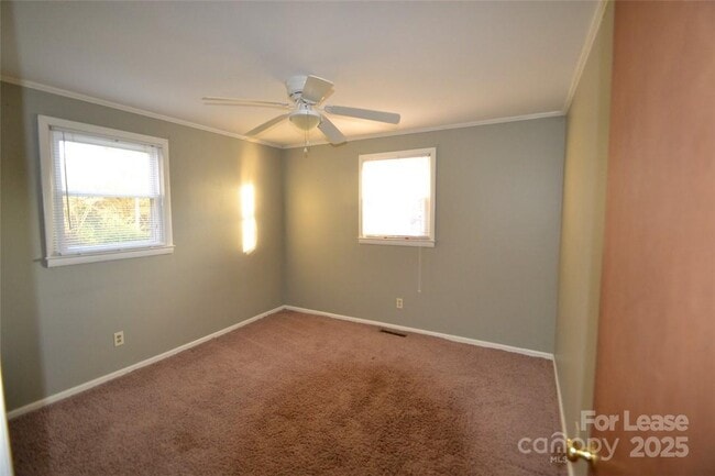 Building Photo - 2037 N Deal Ave