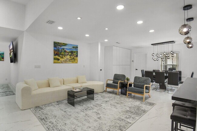 Building Photo - 12231 Areaca Dr