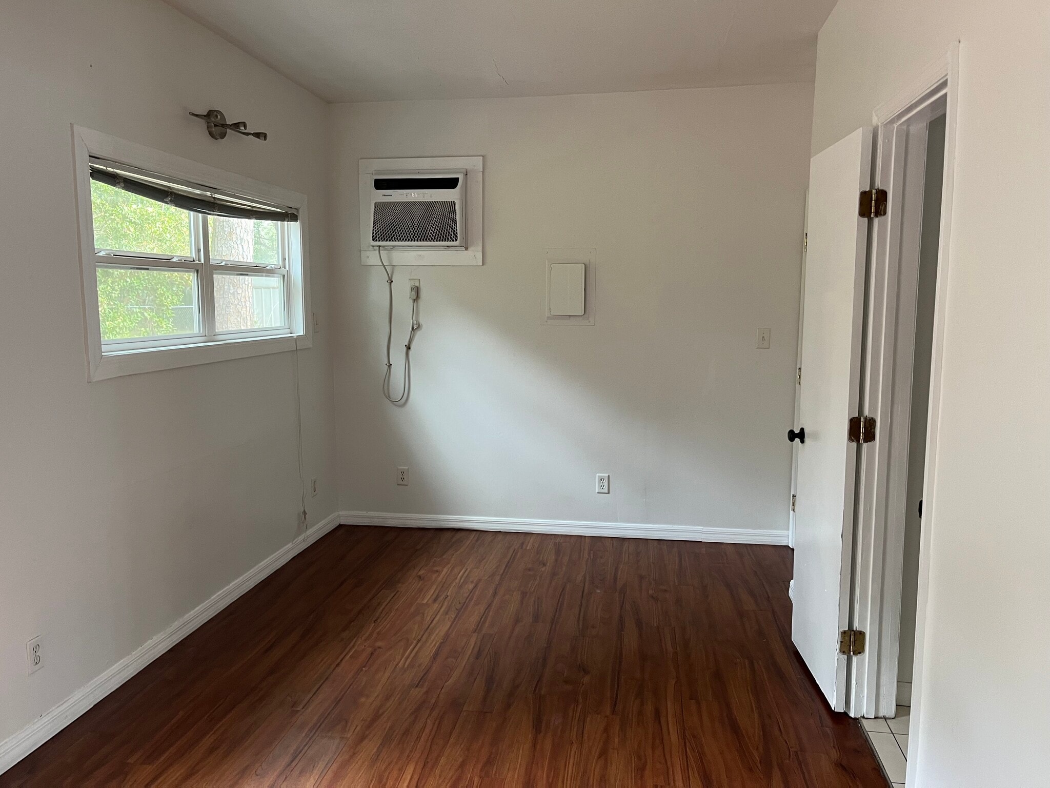 Building Photo - 920 NE 5th Ave