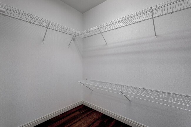 Building Photo - 9931 Rockside Ave