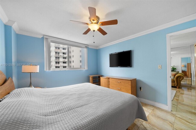 Building Photo - 401 Ocean Dr