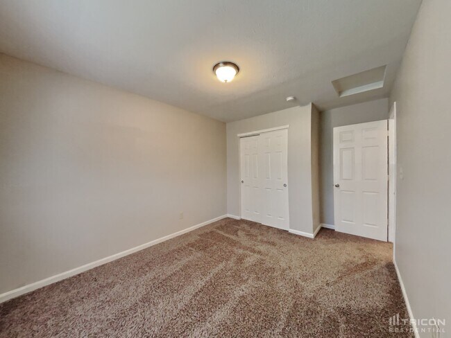 Building Photo - 1267 Niagara Ln