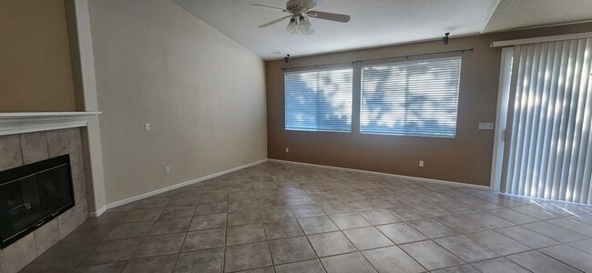 Building Photo - 3 Bedroom Plus Large office in Laguna West/Lakeside Community