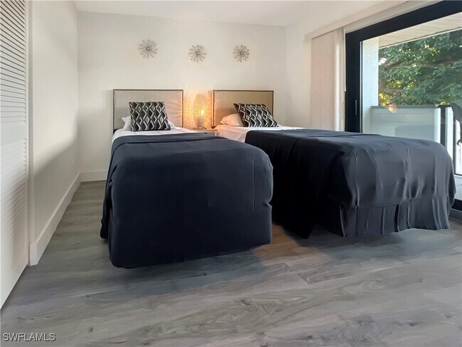 Building Photo - 600 Neapolitan Way