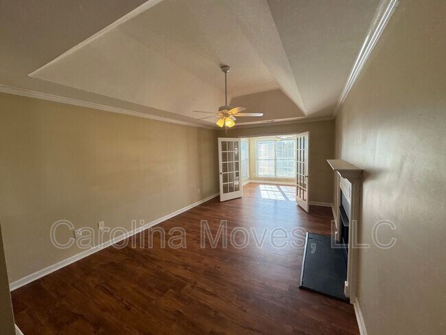Building Photo - 500 Cliffview Ct