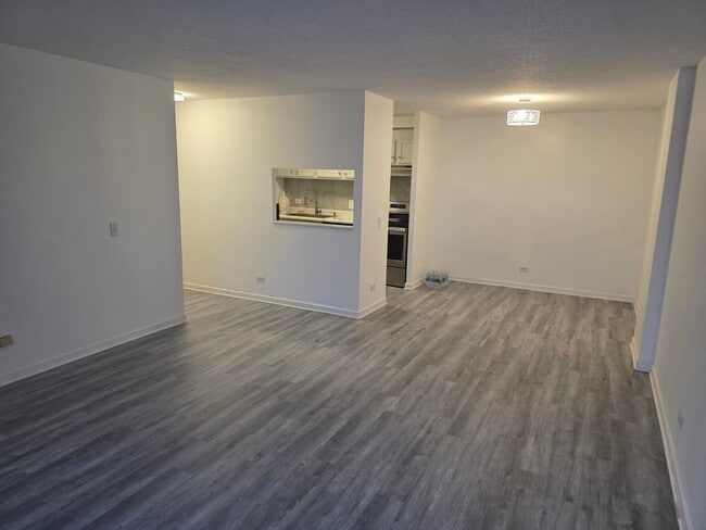 Building Photo - 1840 Huntington Blvd