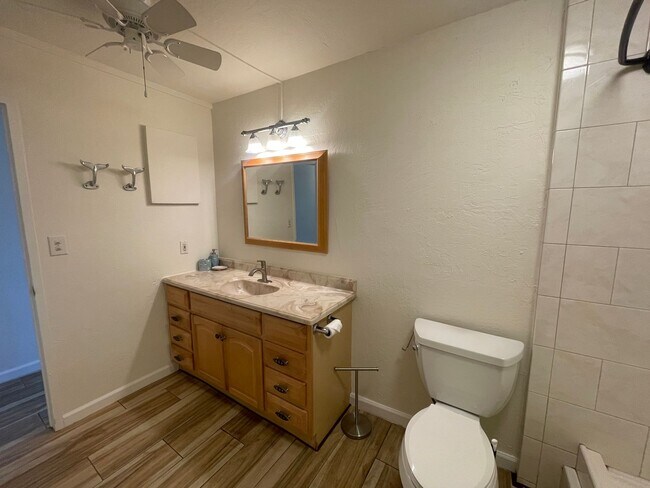 Building Photo - Lahaina Roads Oceanfront One Bedroom