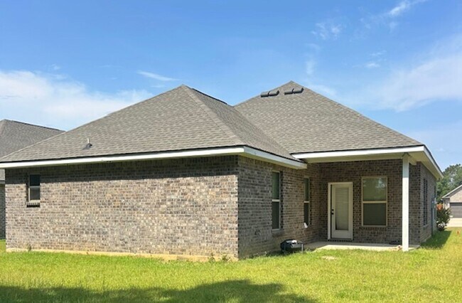 Building Photo - 6914 Summerset Dr