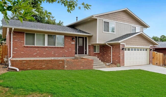 Building Photo - Modern 5 bed, 3.5 bath home in Lakewood!