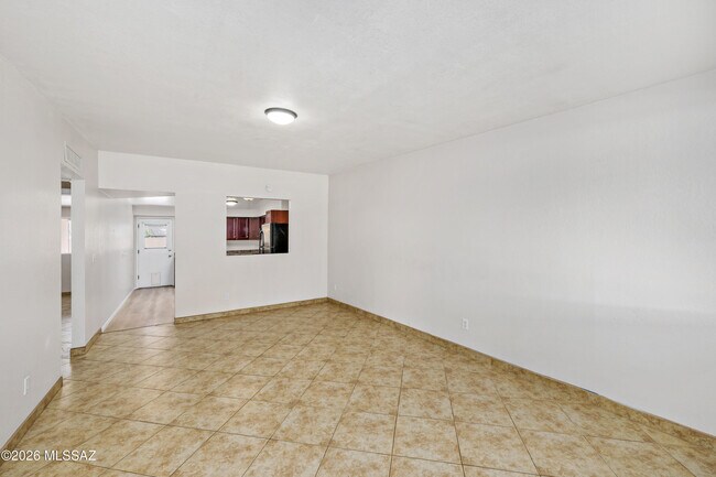 Building Photo - 3362 E Fort Lowell Rd