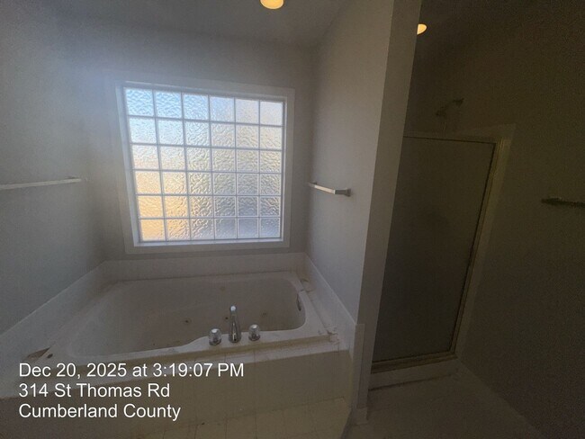 Building Photo - 314 St Thomas Rd