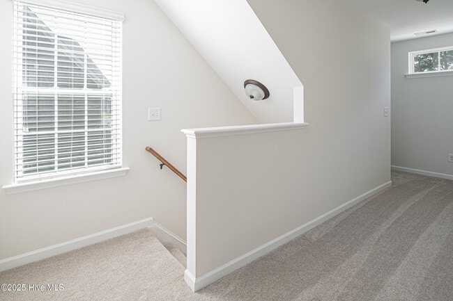 Building Photo - 808 Jade Ln