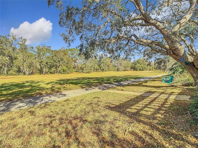 Building Photo - 16829 Midsummer Ln