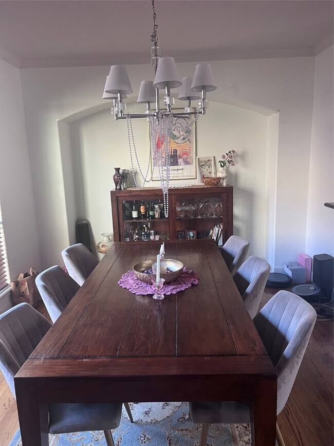 Building Photo - 1113 Peveto St