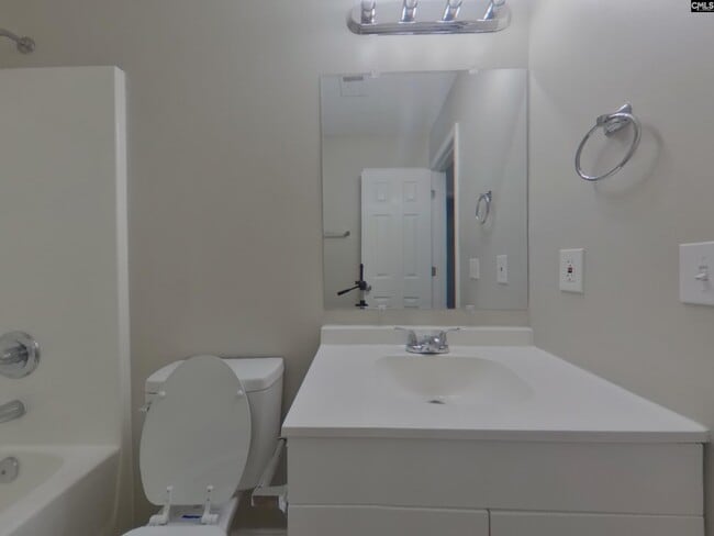 Building Photo - 92 Providence Plantation Cir