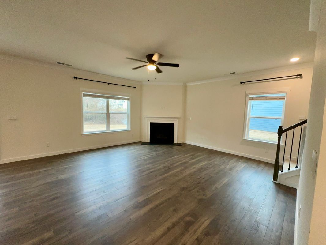 Building Photo - 10811 Upland Dr