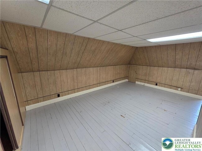 Building Photo - 1215 Bushkill St