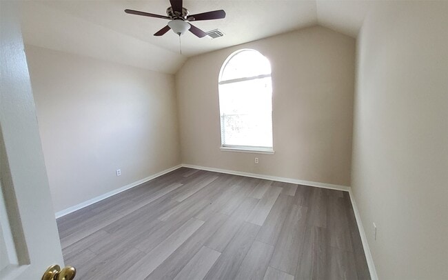 Building Photo - 2906 Humble Dr