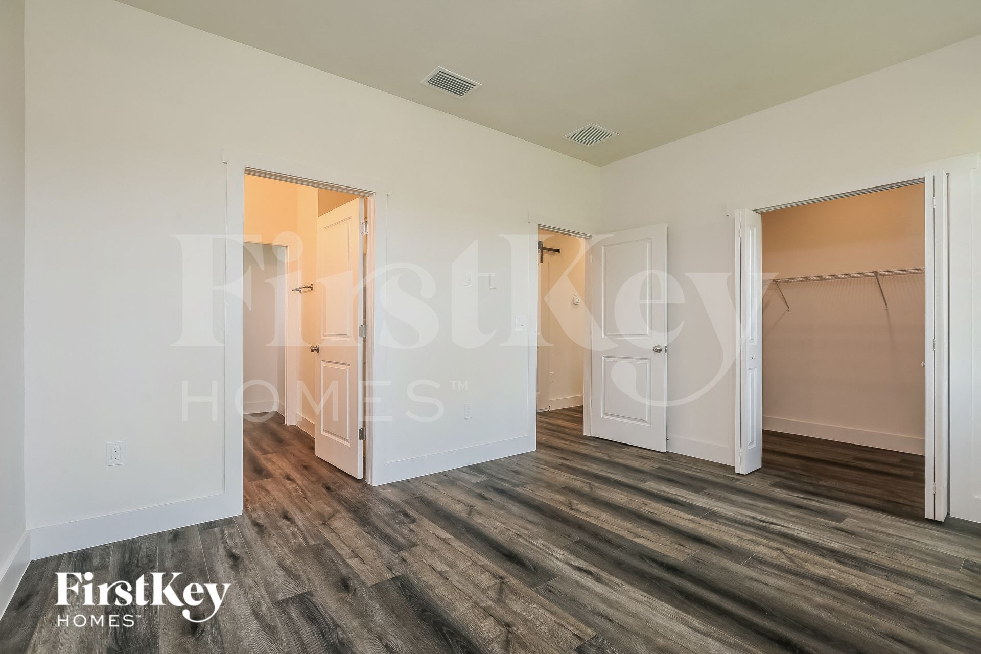 Building Photo - 562 Pachman Cir