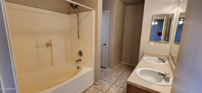 Building Photo - 3709 E Jasper Dr