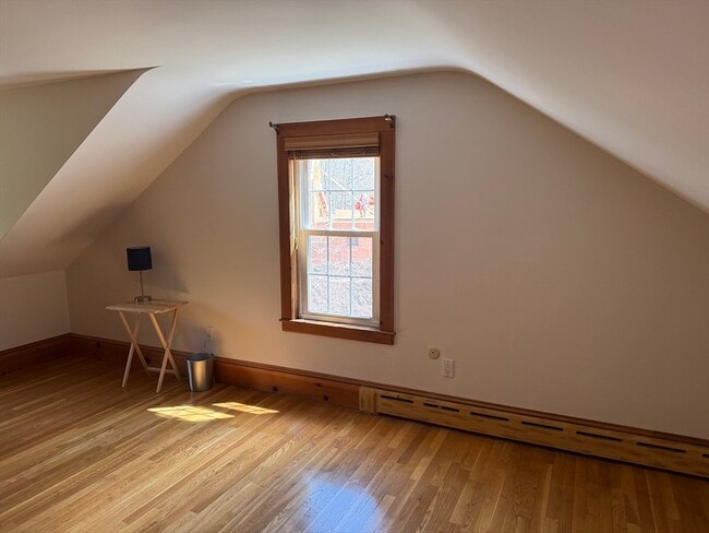 Building Photo - 3 Crescent St