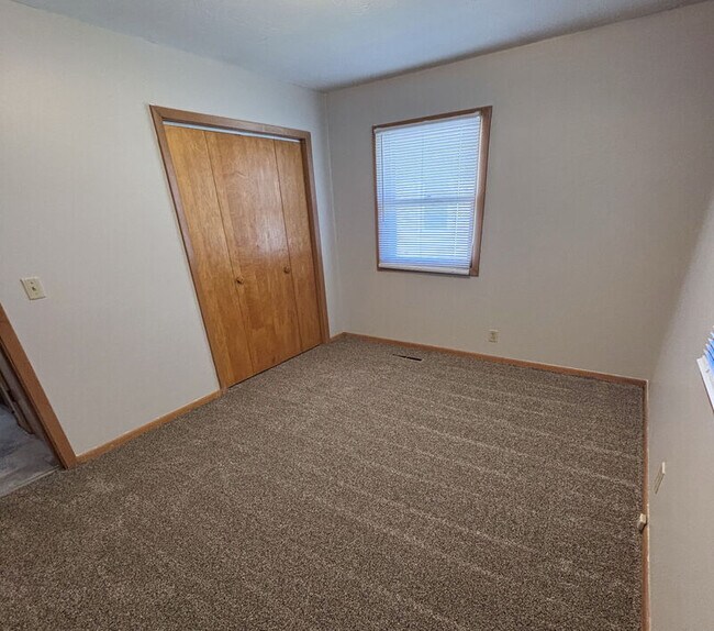 Building Photo - 5313 Leighton Ave