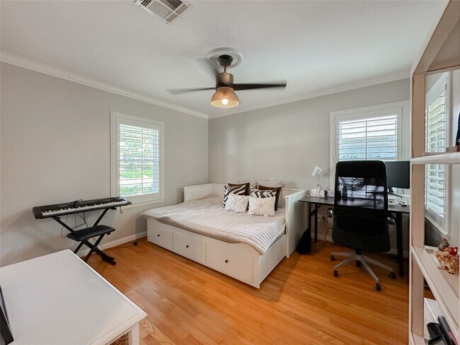 Building Photo - 3107 Broadmead Dr