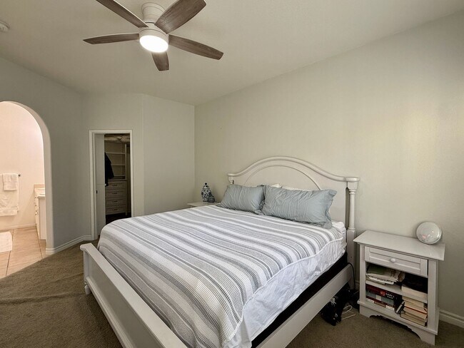 Building Photo - Vibrant 3 Bedroom Townhome in Bressi Ranch