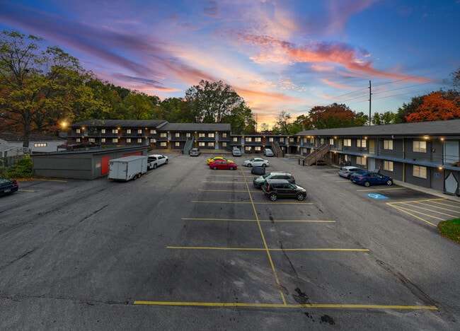 Building Photo - Residences on Lake