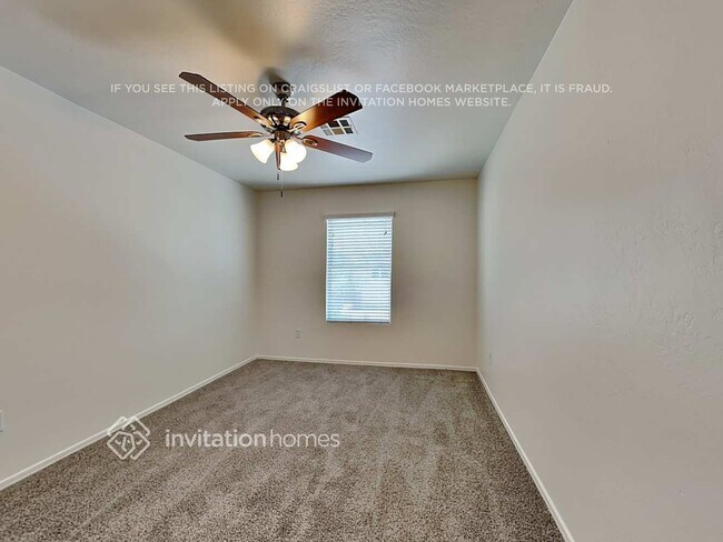 Building Photo - 7410 S 39th Dr