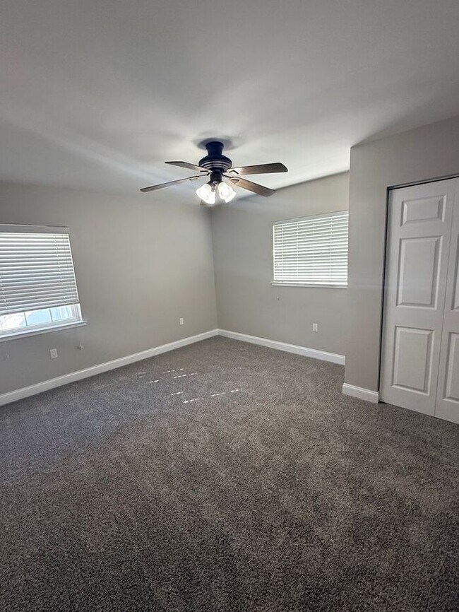 Building Photo - Stunning 2BR 2BA SFR w/ Private Pool • 2-Car Garage in Clearwater