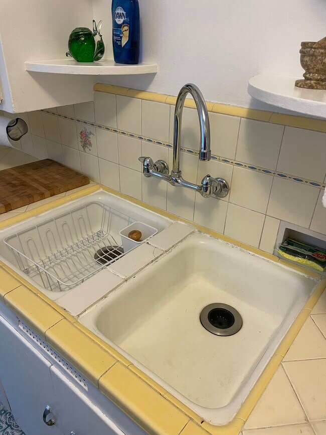 double sink - 1443 10th St