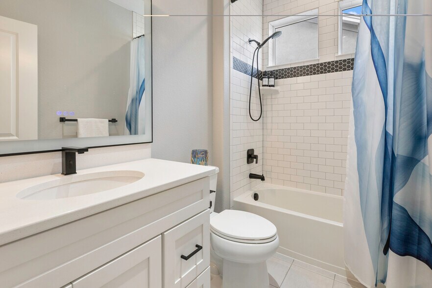 Building Photo - 2131 Seaglass St