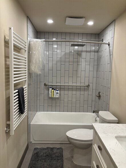 Building Photo - 124 Eastern Heights Dr