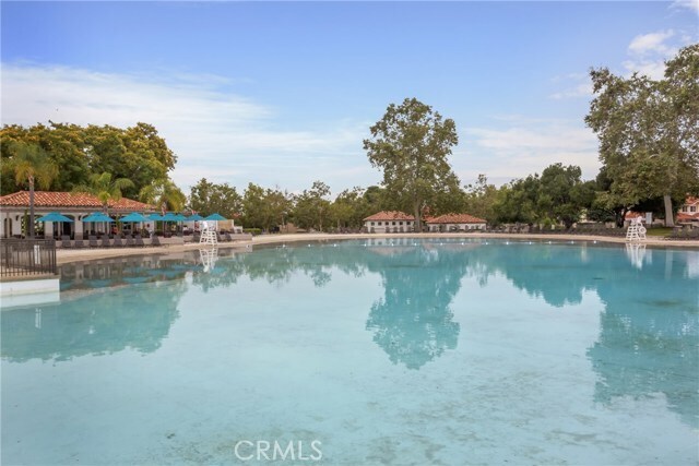 Building Photo - 5 Rosa